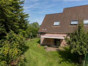 Graceful Holiday Home in Vrouwenpolder with Garden